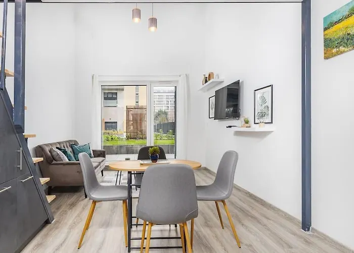 Venus Apartments - Westside Residence